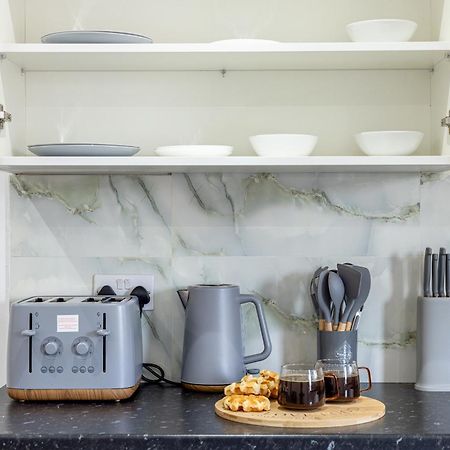 Rnm - Upgraded Business Stay For Travelling Contractors, All Amenities, Private Access Entire Place, Kitchen & Washroom, Smart Tv, Easy Access, Parking Nearby Cradley Heath Экстерьер фото