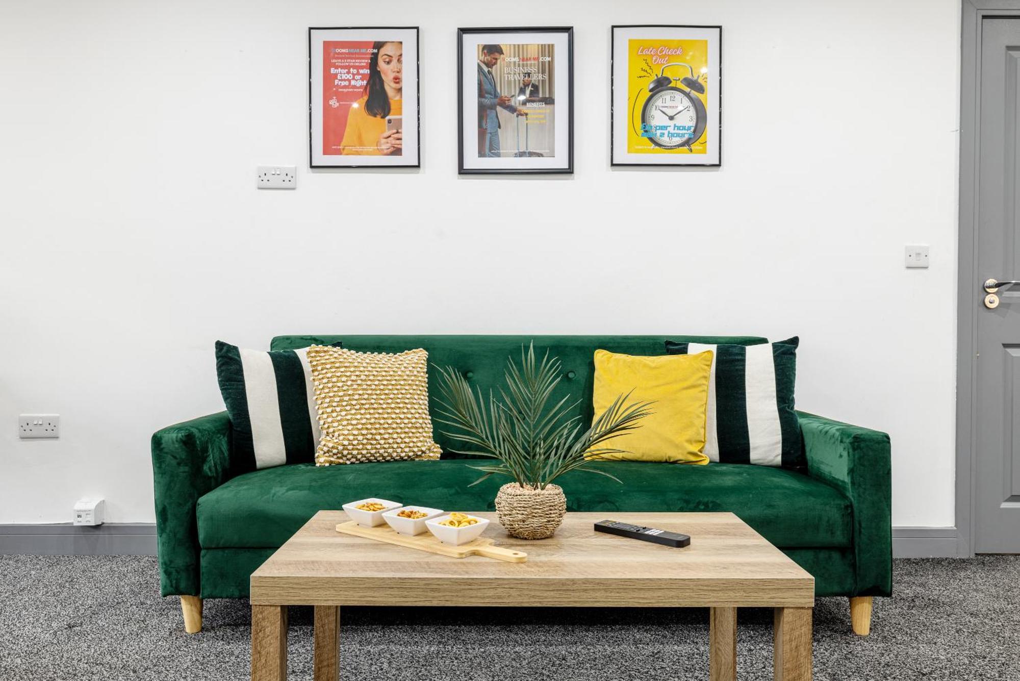 Rnm - Upgraded Business Stay For Travelling Contractors, All Amenities, Private Access Entire Place, Kitchen & Washroom, Smart Tv, Easy Access, Parking Nearby Cradley Heath Экстерьер фото