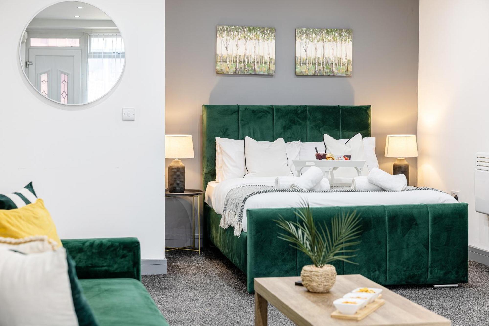 Rnm - Upgraded Business Stay For Travelling Contractors, All Amenities, Private Access Entire Place, Kitchen & Washroom, Smart Tv, Easy Access, Parking Nearby Cradley Heath Экстерьер фото