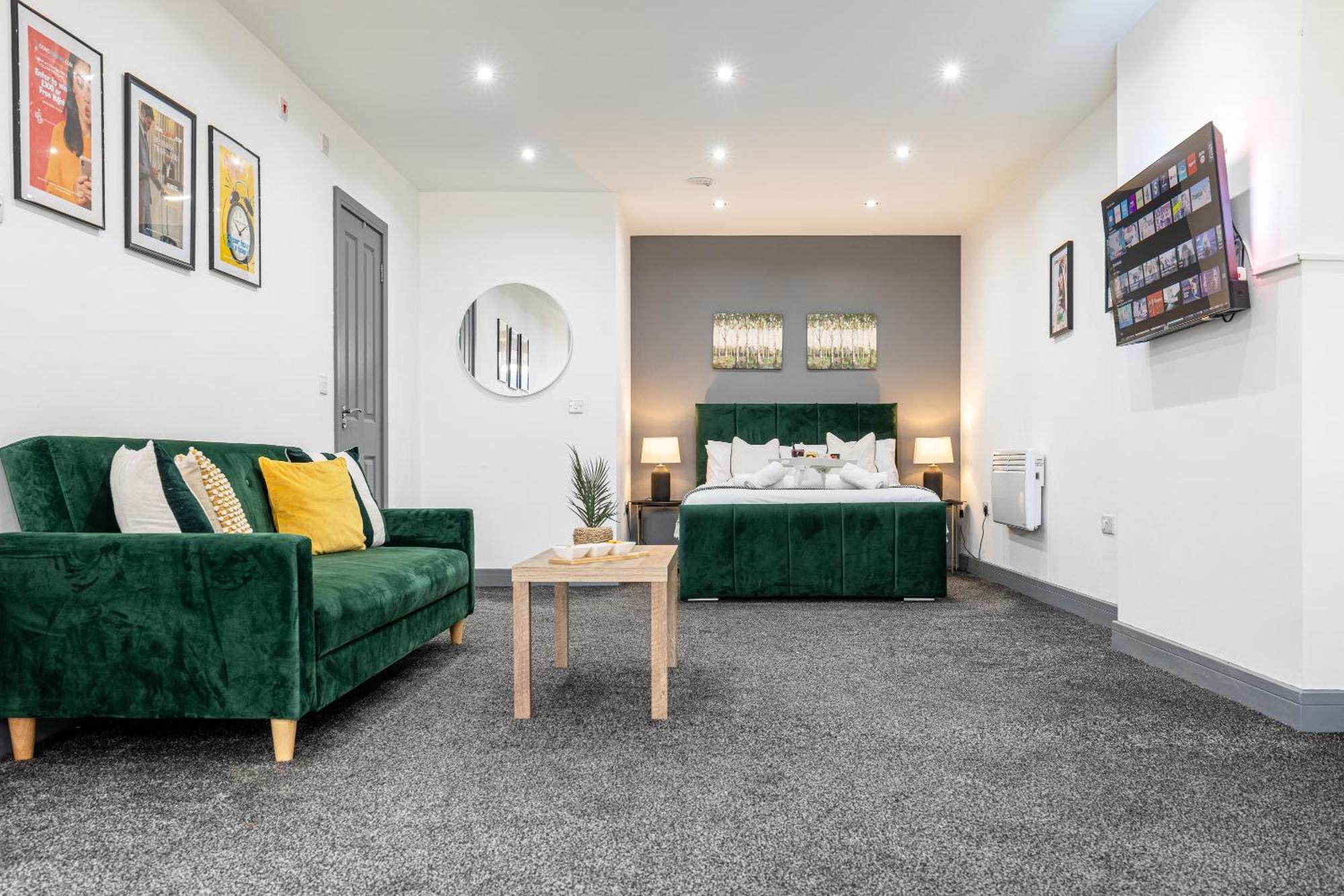 Rnm - Upgraded Business Stay For Travelling Contractors, All Amenities, Private Access Entire Place, Kitchen & Washroom, Smart Tv, Easy Access, Parking Nearby Cradley Heath Экстерьер фото